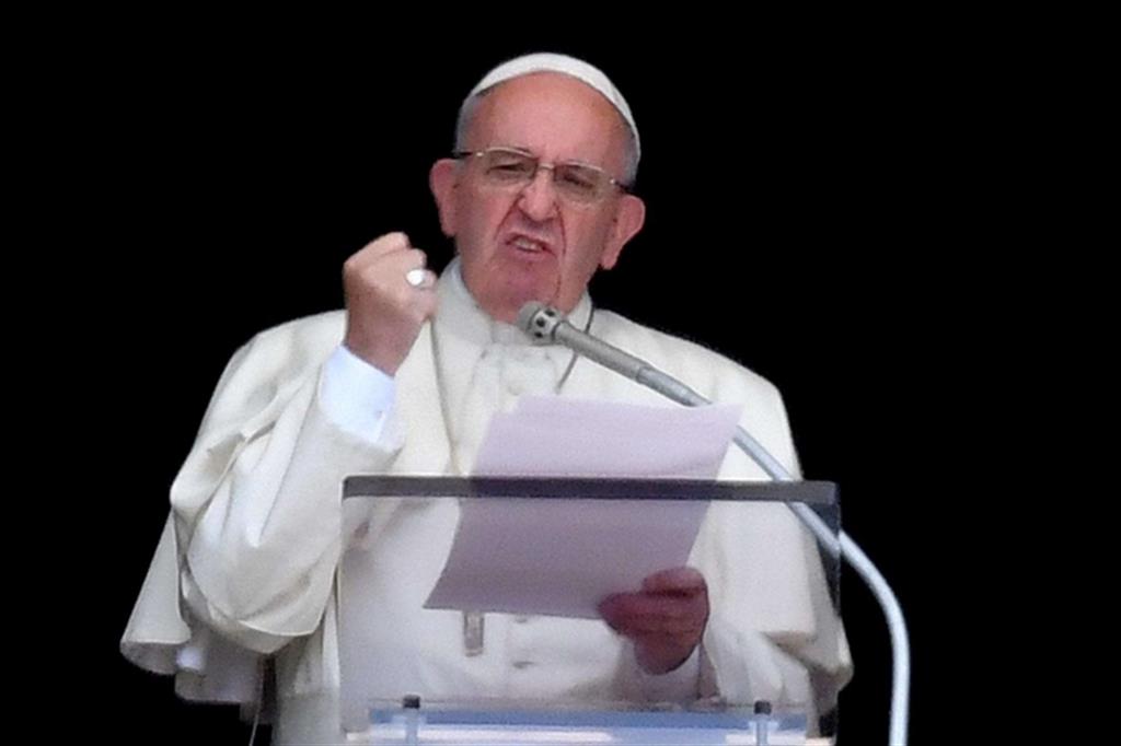 Papa: a Monaco e Kabul vittime innocenti