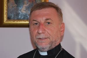 Parla il vescovo di Tbilisi: «Una minoranza che vive l’essenziale»