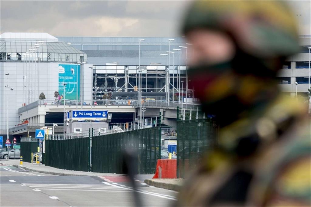 Bruxelles, 6 arresti: è caccia all'uomo 