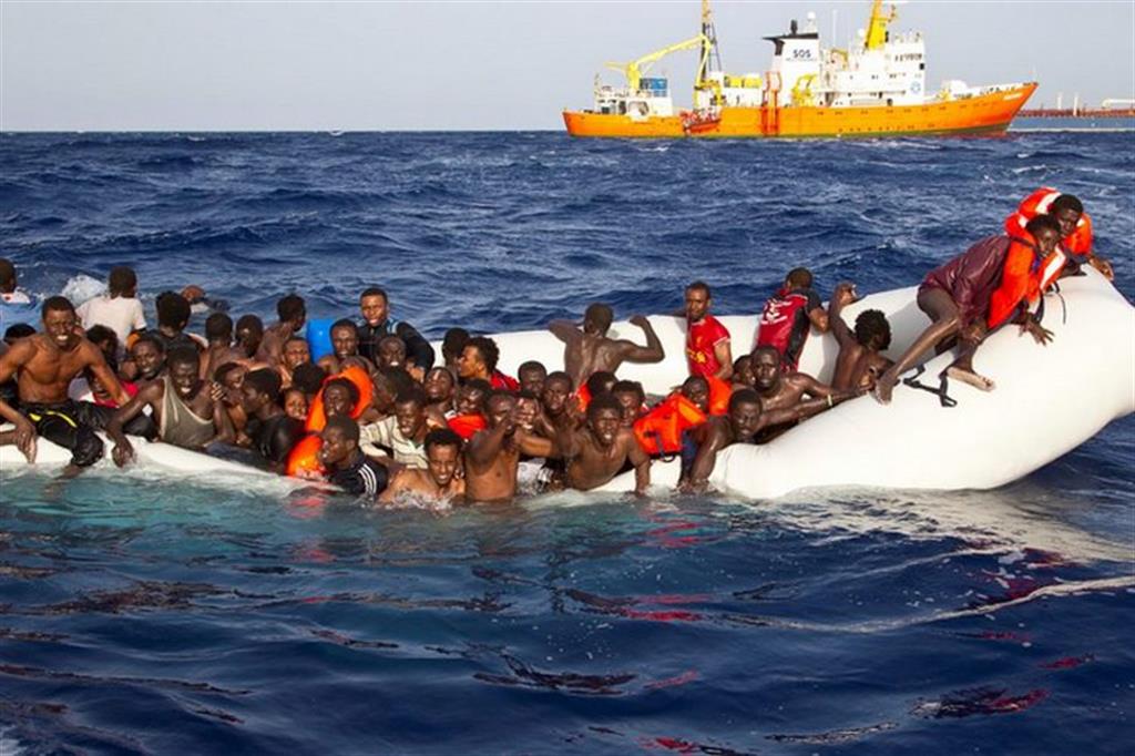 Centinaia di migranti dispersi in mare Migrantes: creare corridoi umanitari