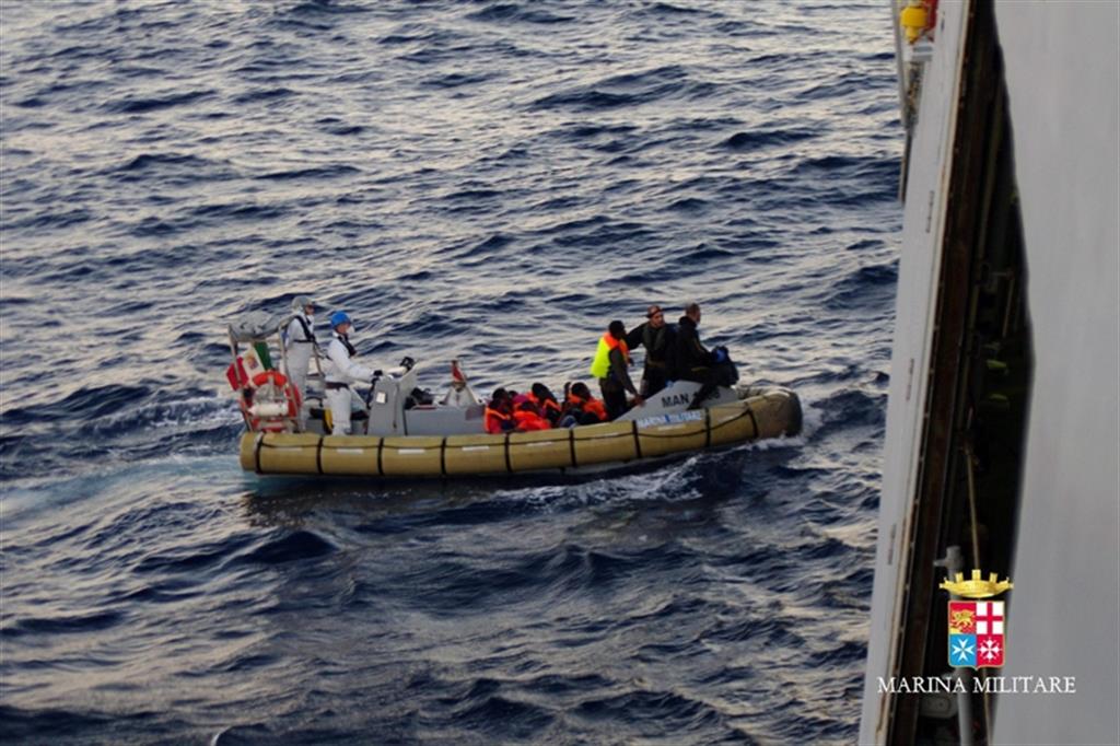 Migranti, 730 soccorsi nel Canale di Sicilia