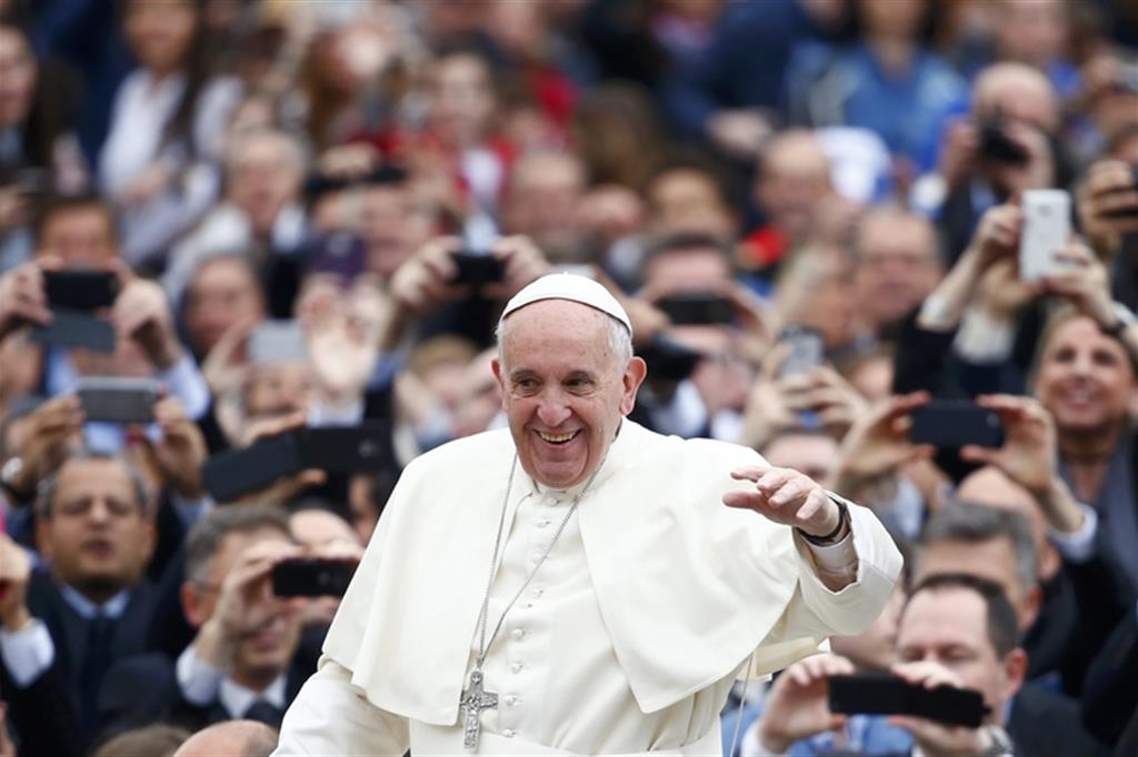 Il Papa: «Gesù ci dice di cambiare vita»