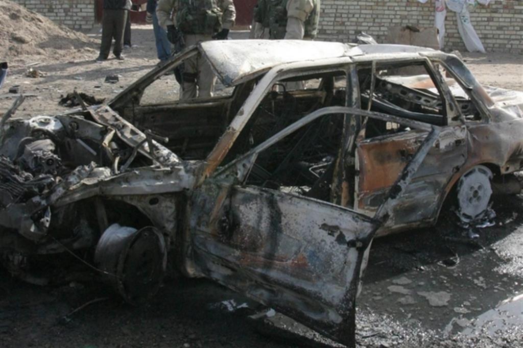 Autobomba a Baghdad: 33 morti