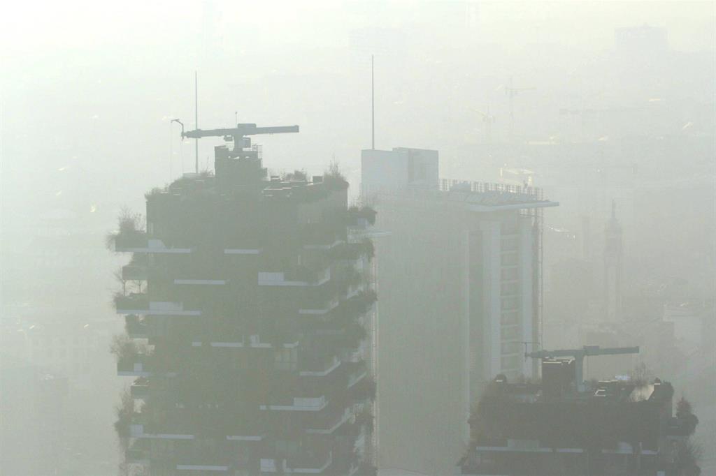 Smog a Milano (Fotogramma)