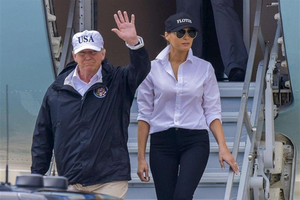 Donald Trump e la moglie Melania all'arrivo a Corpus Christi in Texas (Ansa)