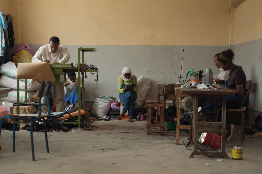 Così l'Italia aiuta gli artigiani delle concerie etiopi