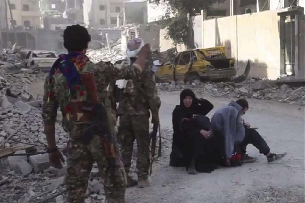 Battaglia finale a Raqqa, ultima capitale del Daesh