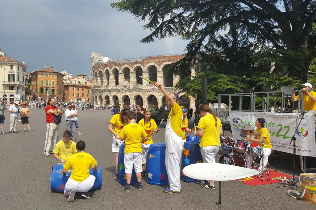 Verona vince la sua Grande Sfida: artisti e sportivi disabili conquistano la città