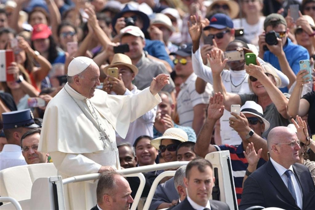 Papa Francesco: Dio ci ama sempre: tutti, buoni e cattivi
