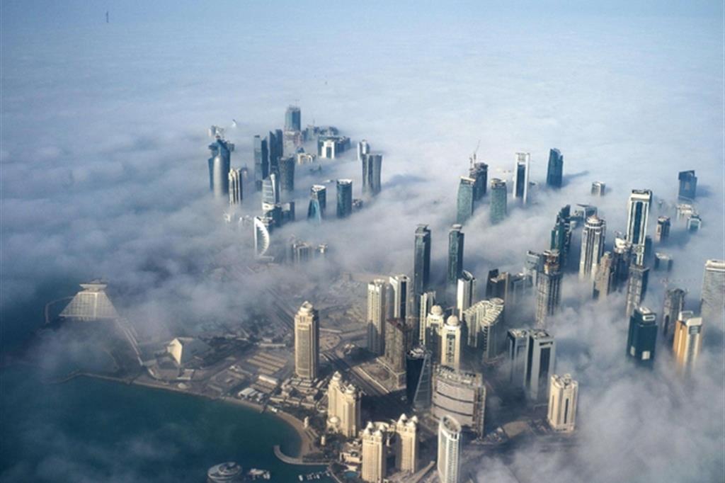 Lo skyline di Doha (Ansa)