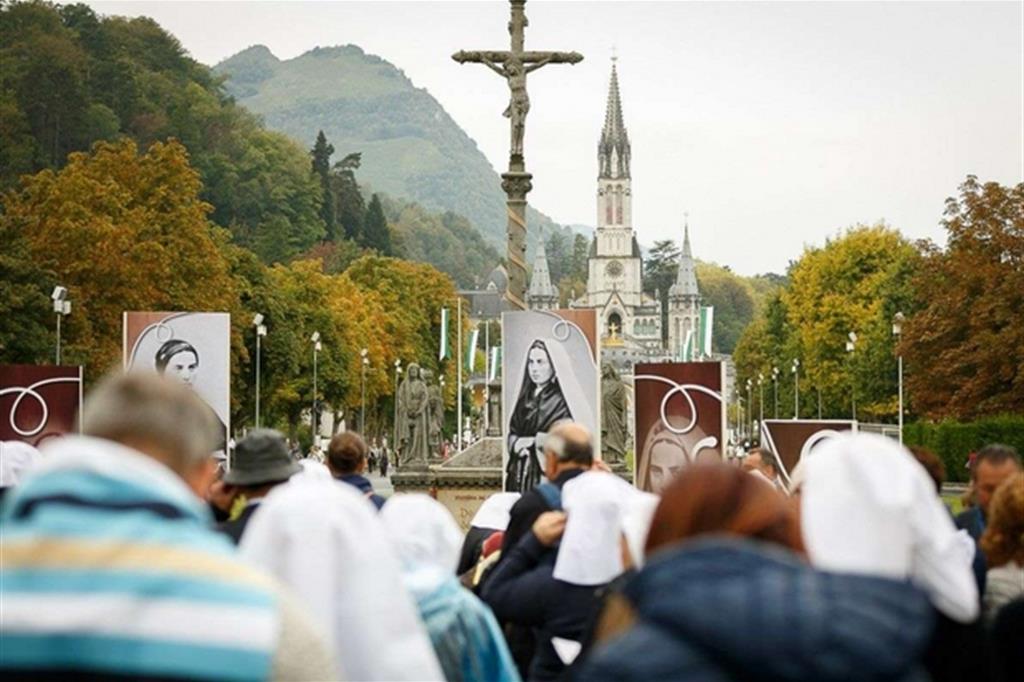 Pellegrini dell'Unitalsi verso il Santuario di Lourdes