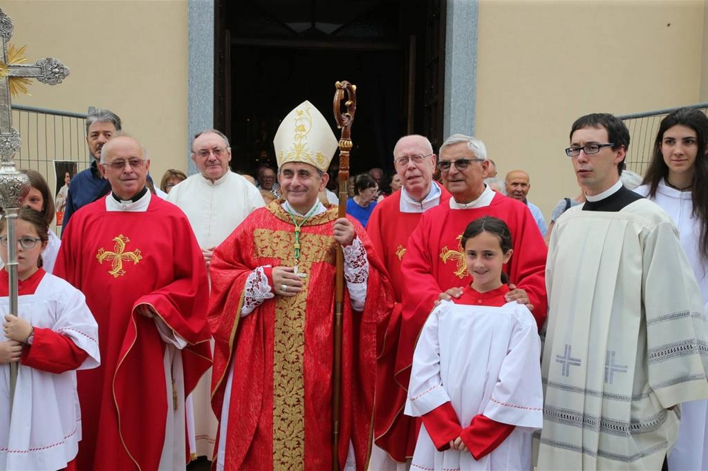 Monsignor Delpini a Jerago (Varese), sua comunità d'origine, pochi giorni dopo la nomina (E.Scaringi-Varese Press)