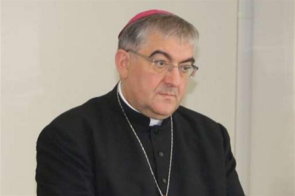 Il vescovo Seccia: «Sono molte le richieste di esorcismo»