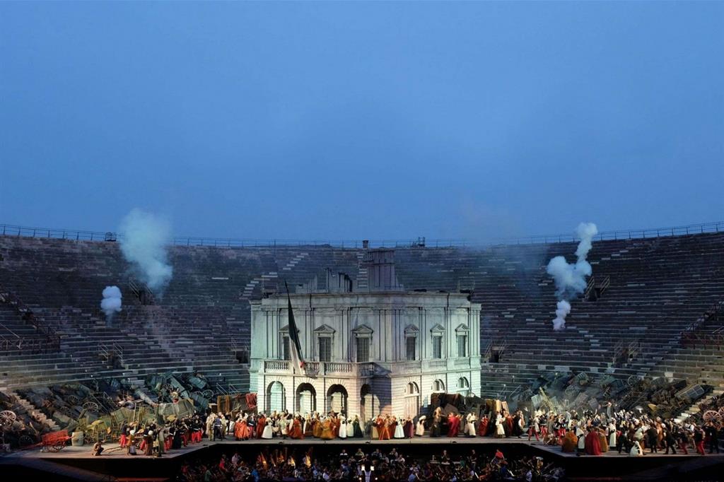 Il "Nabucco" risorgimentale del regista Arnaud Bernard all'Arena di Verona (foto Ennevi/Fondazione Arena di Verona)