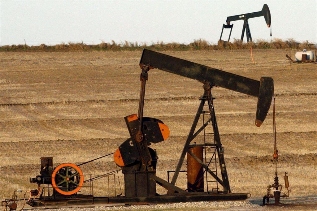 Pozzi petroliferi nei campi di Ponca City, in Oklahoma (Larry W. Smith, Ansa)