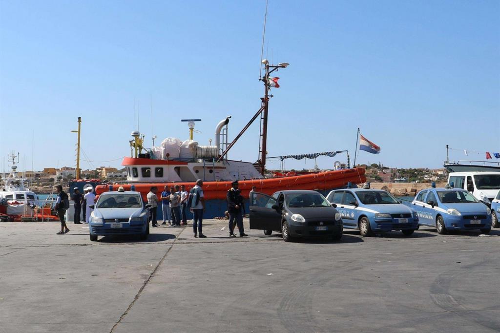 I controlli effettuati mercoledì scorso dalla polizia sulla Iuventa, la nave della ong tedesca Jugend Rettet