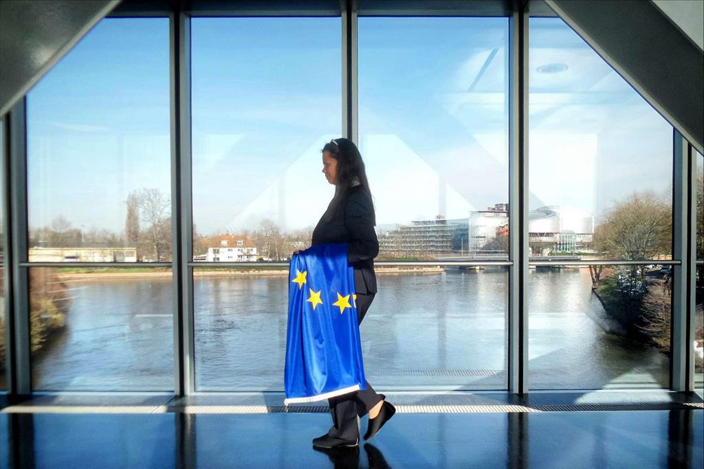 "© European Union 2017 - European Parliament". (Attribution-NonCommercial-NoDerivatives CreativeCommons licenses creativecommons.org/licenses/by-nc-nd/4.0/).