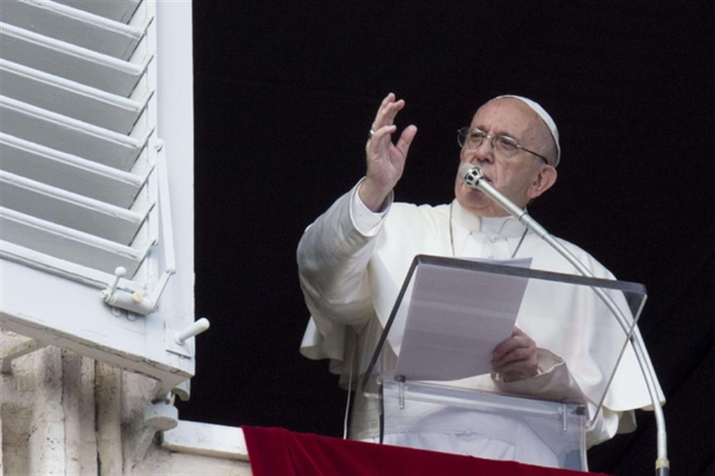 Il Papa: fede e carità per essere pronti all'incontro con Dio