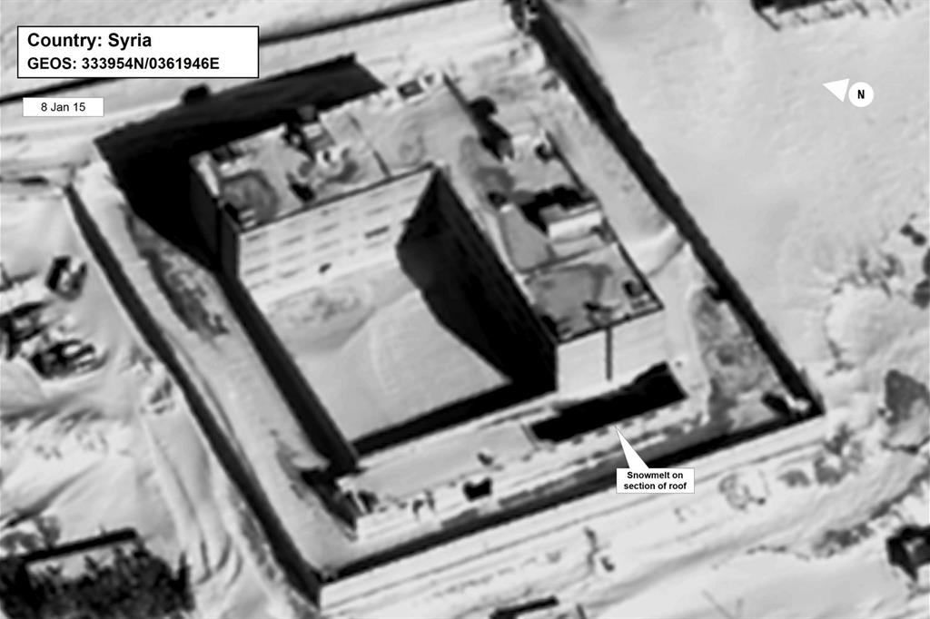L'immagine, fornita dal Dipartimento di Stato a da DigitalGlobe, è stata presa il 15 gennaio 2015 da un satellite. Washington la descrive come un edificio di una prigione in Siria modificato per contenere un forno crematorio. (State Department/DigitalGlobe via AP, Ansa)