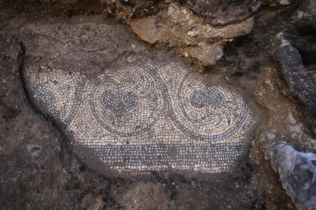 Un dettaglio di mosaico scoperto nel cantiere di via Amba Aradam durante i lavori per la Metro C (Ansa / Soprindentenza speciale di Roma)