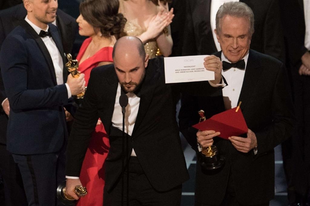 Dopo la gaffe di Warren Beatty viene confermato il vincitore come miglior film "Moonlight"