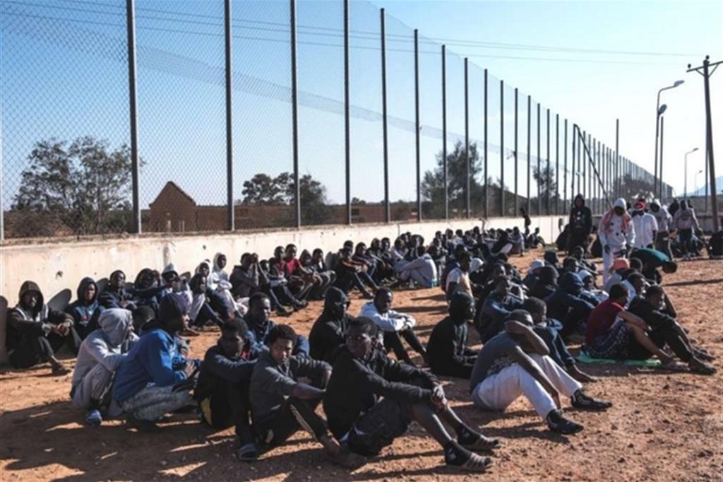 I centri migranti in Libia come veri «gironi infernali»