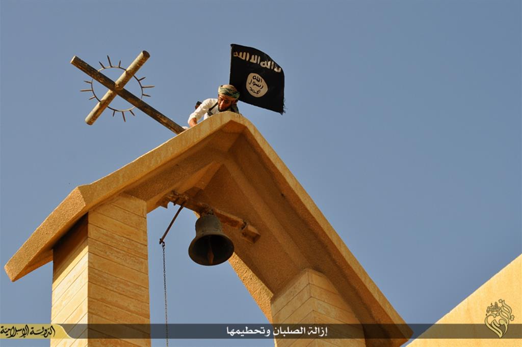 Dopo la presa dei villaggi nella Piana di Ninive nel 2014, il Daesh ha distrutto buona parte dei simboli cristiani