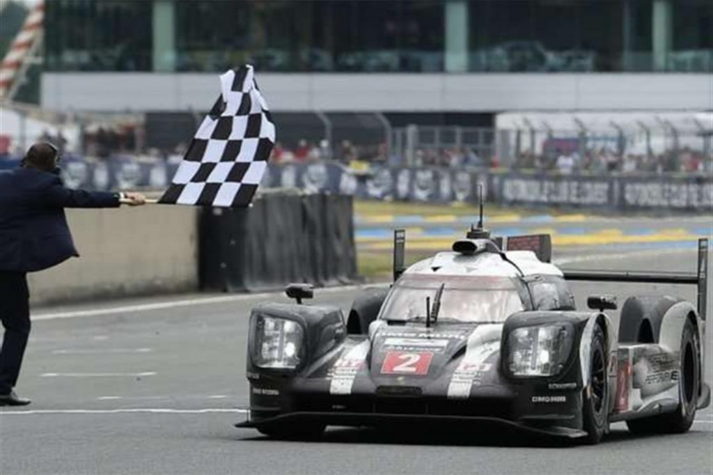 La Porsche vincitrice dell'edizione 2016 della 24 ore di Le Mans