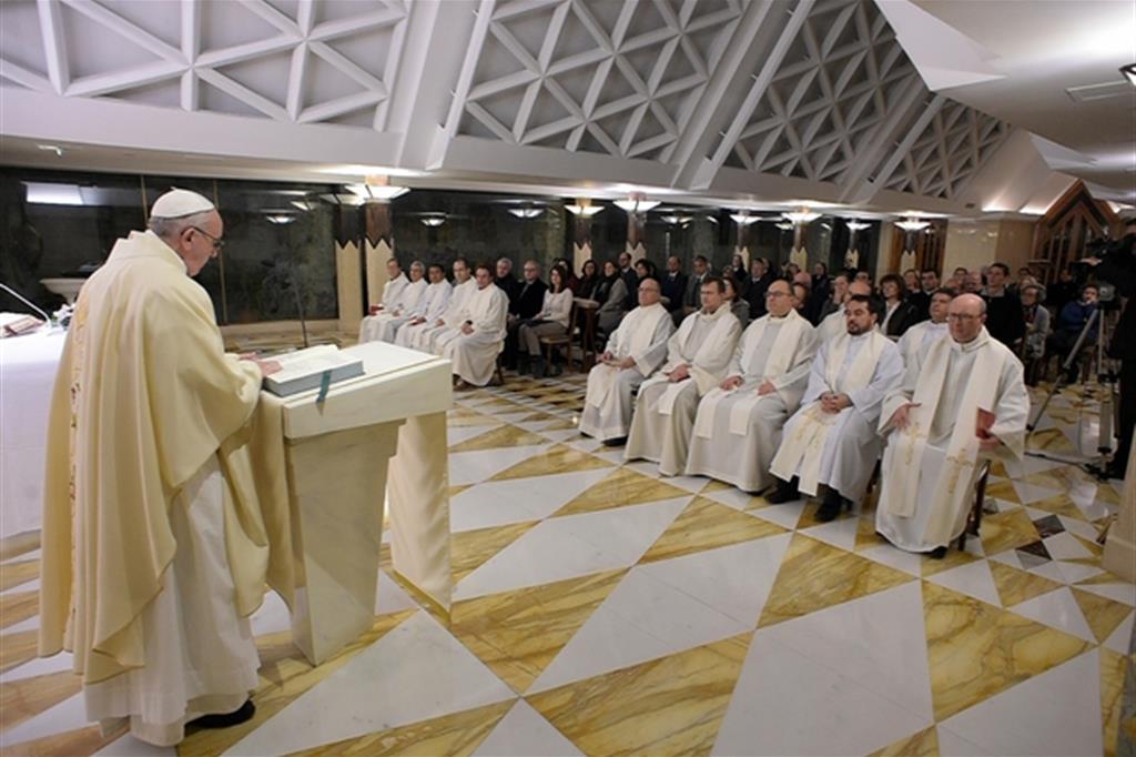 Il Papa: lo Spirito rende liberi, no a compromessi e rigidità