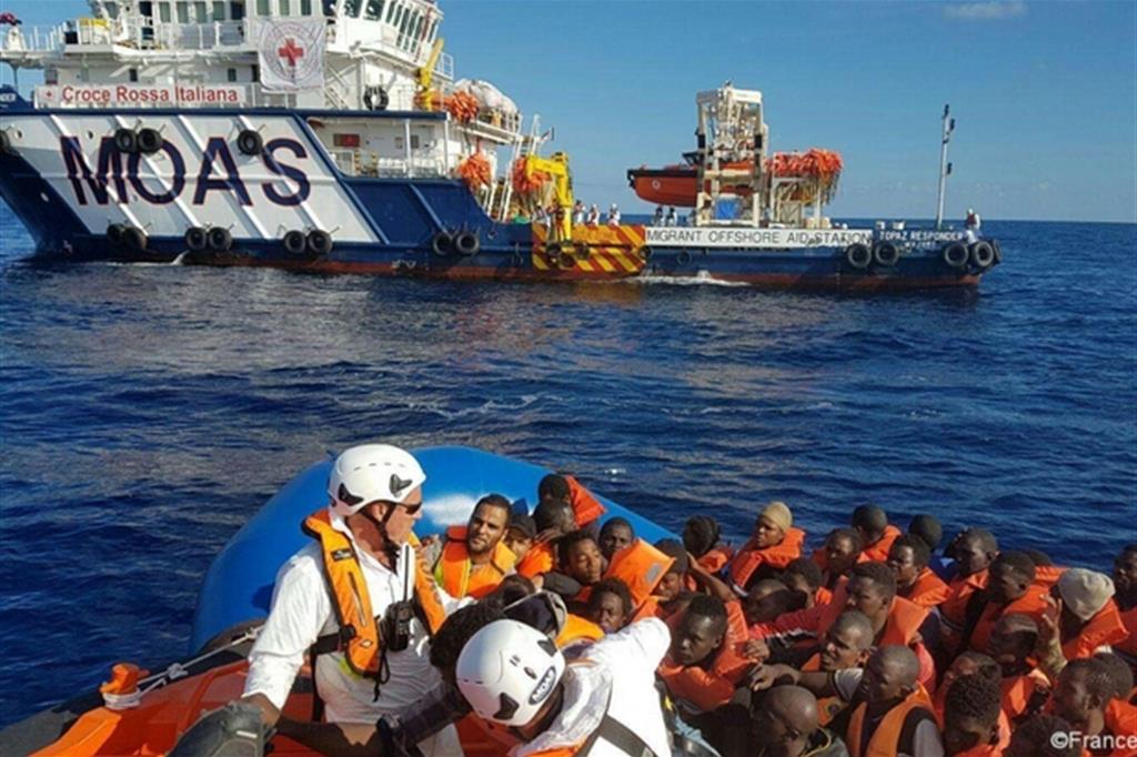 «Tenete i migranti a Lampedusa o l'Austria chiuderà i confini»