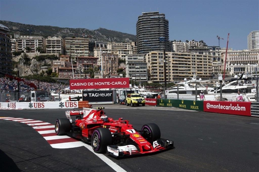La Ferrari di Kimi Räikkönen sul tracciato urbano di Montecarlo