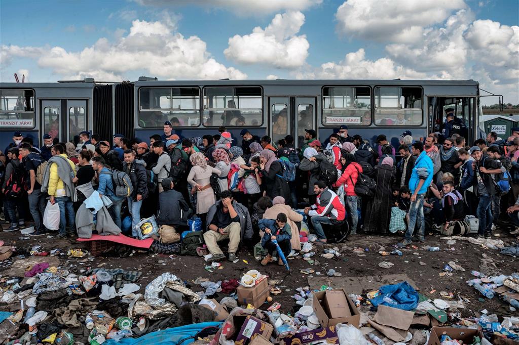 Migranti arrivati via Serbia a Röszke in Ungheria nel settembre 2015 (Giulio Piscitelli)