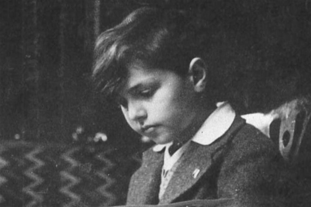Il giovane Lorenzo Milani nel marzo 1930, quando aveva quasi 7 anni