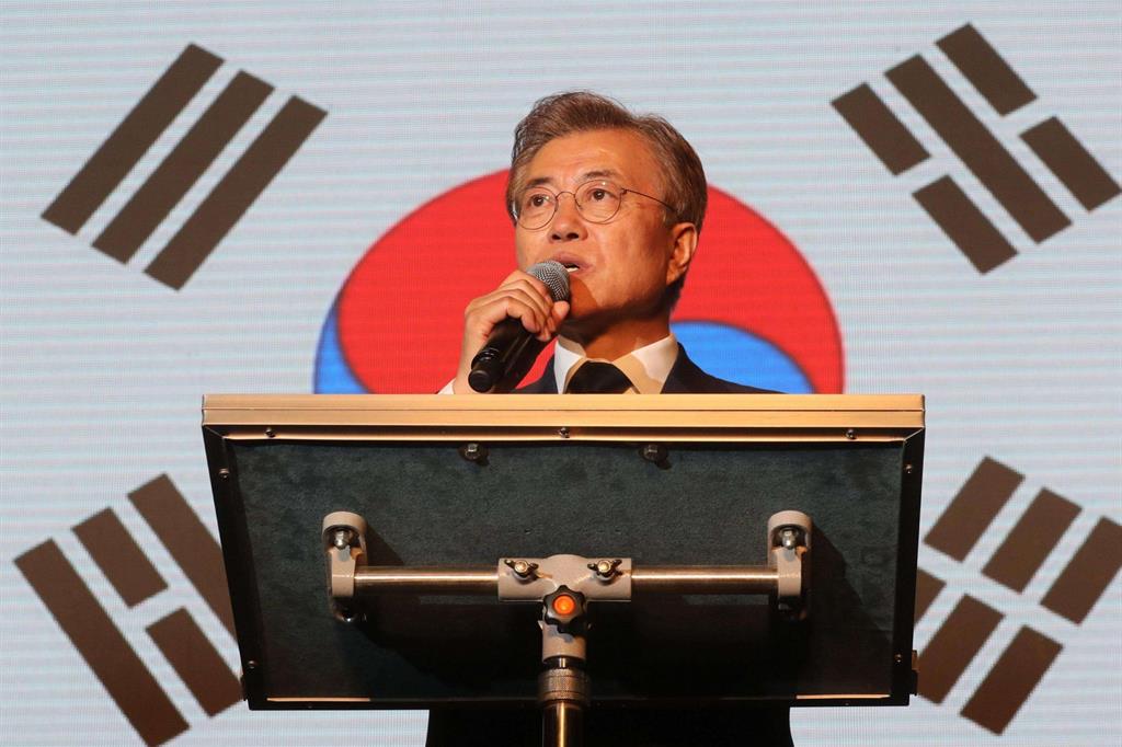 Il nuovo presidente sudcoreano Moon Jae-in (Epa)
