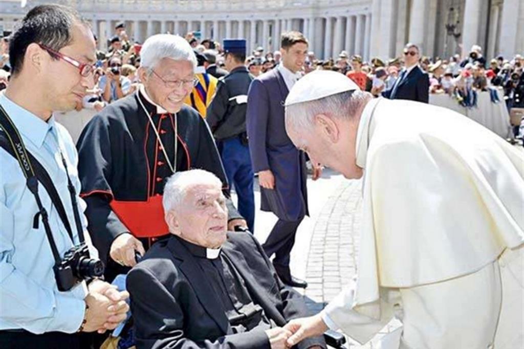 Don Nicosia con papa Francesco (Bosco News Service)