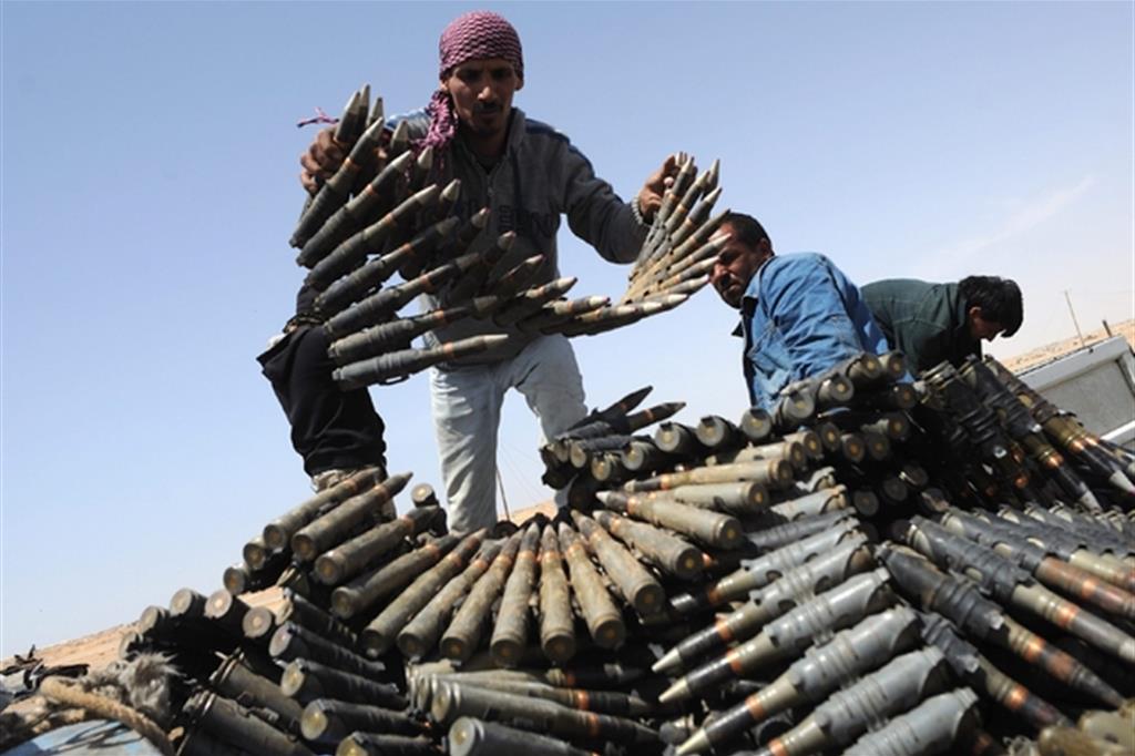 Guerriglieri libici. Sulla presenza di armi italiane il Ministero degli Esteri finora non ha rilasciato dichiarazioni ufficiali (Epa)