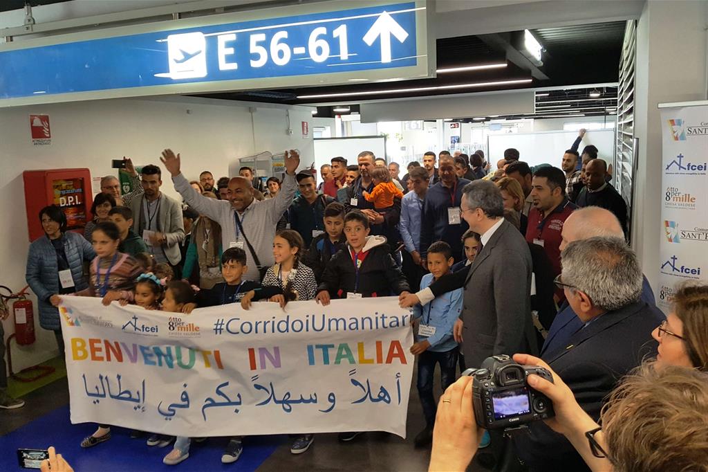 L'ingresso dei bambini siriani al Terminal 3 di Fiumicino (foto Luca Liverani)