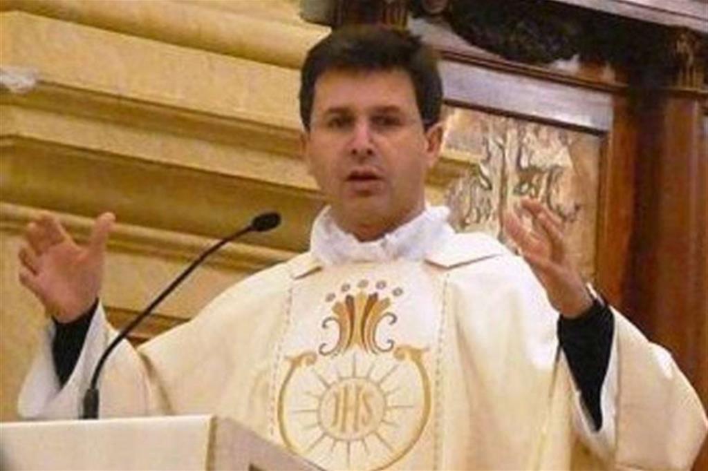 Monsignor Dal Cin, arcivescovo prelato e delegato pontificio per il Santuario Lauretano e la basilica di Sant’Antonio in Padova