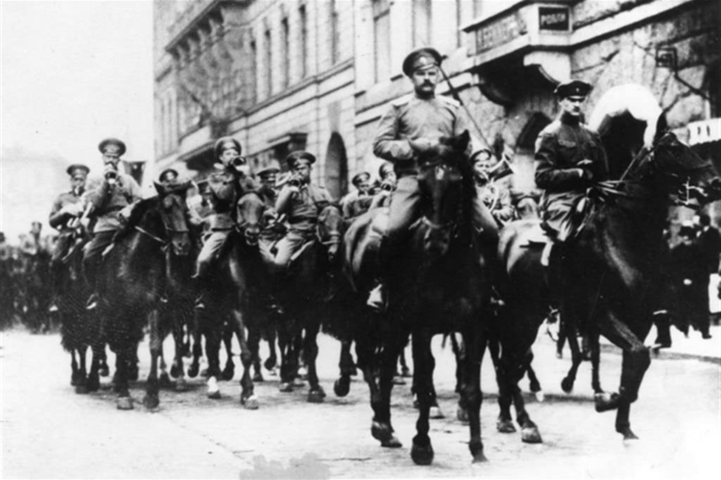 Guardie rosse a cavallo a Pietrogrado, durante la rivoluzione del 1917