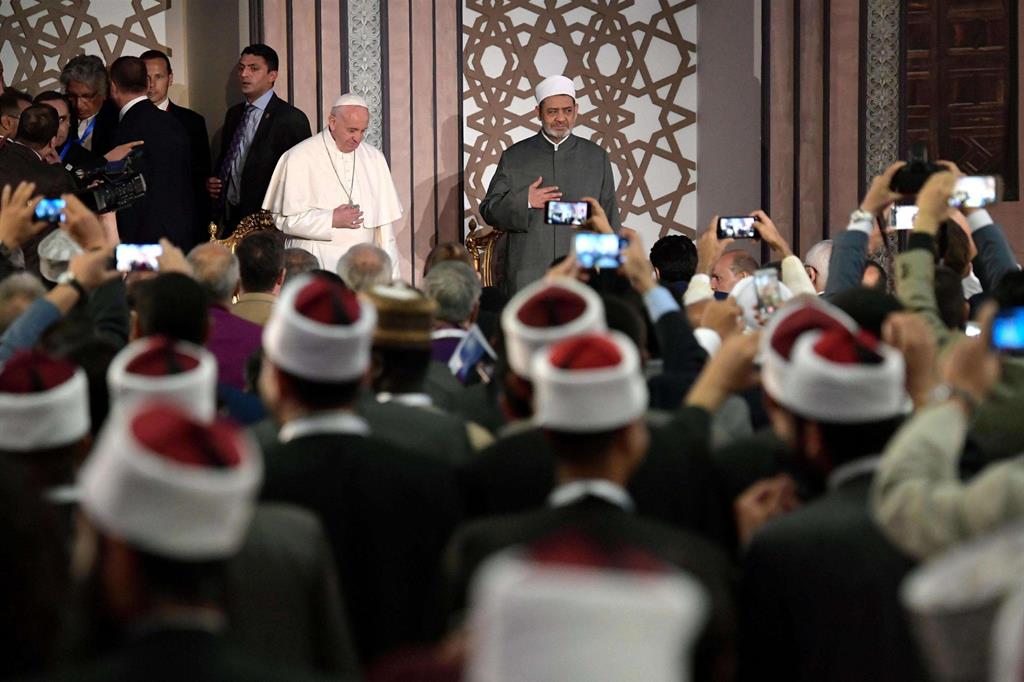 Le foto della prima giornata in Egitto di papa Francesco