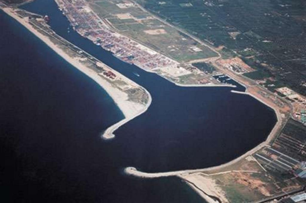 Veduta aerea del porto di Gioiatauro