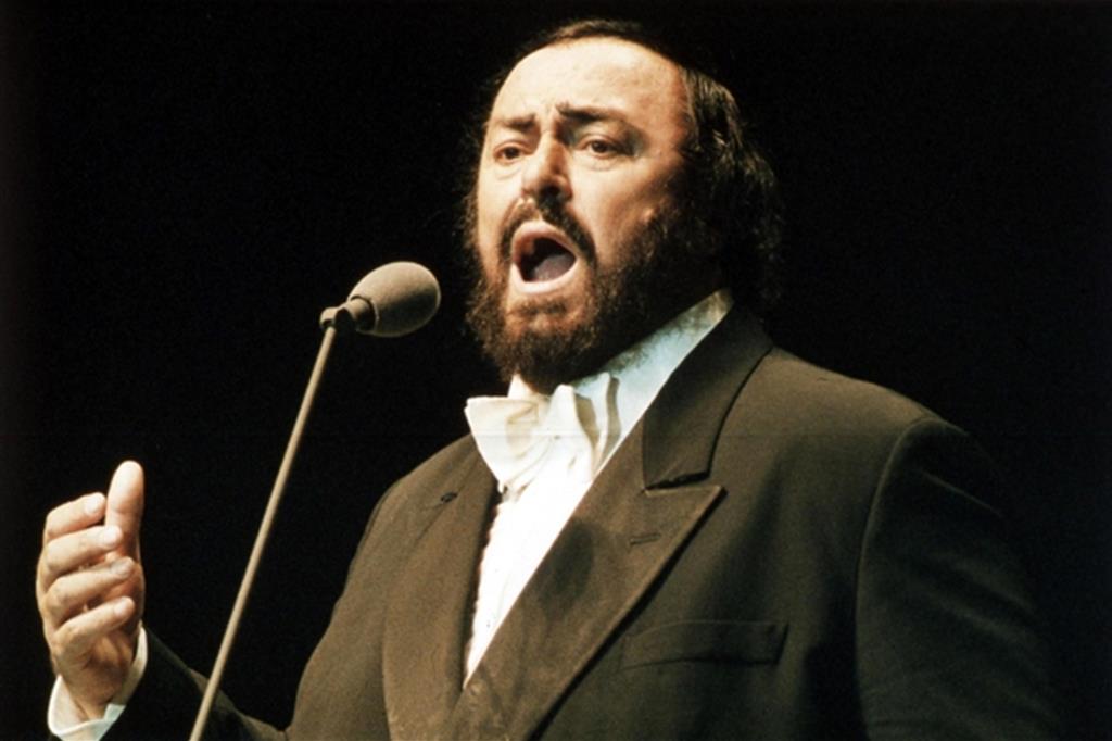 Il tenore Luciano Pavarotti (1935-2007)