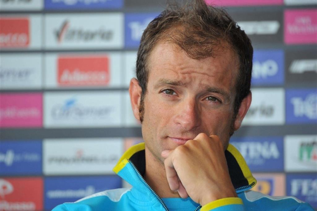 Michele Scarponi aveva 37 anni: stava preparandosi per partecipare al Giro d'Italia (Ansa)