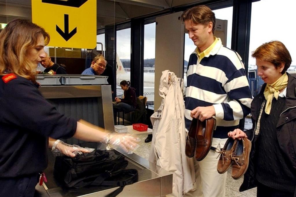 Dal 21 marzo per chi transita dagli aeroporti statunitensi è vietato portare in cabina pc o lettori digitali