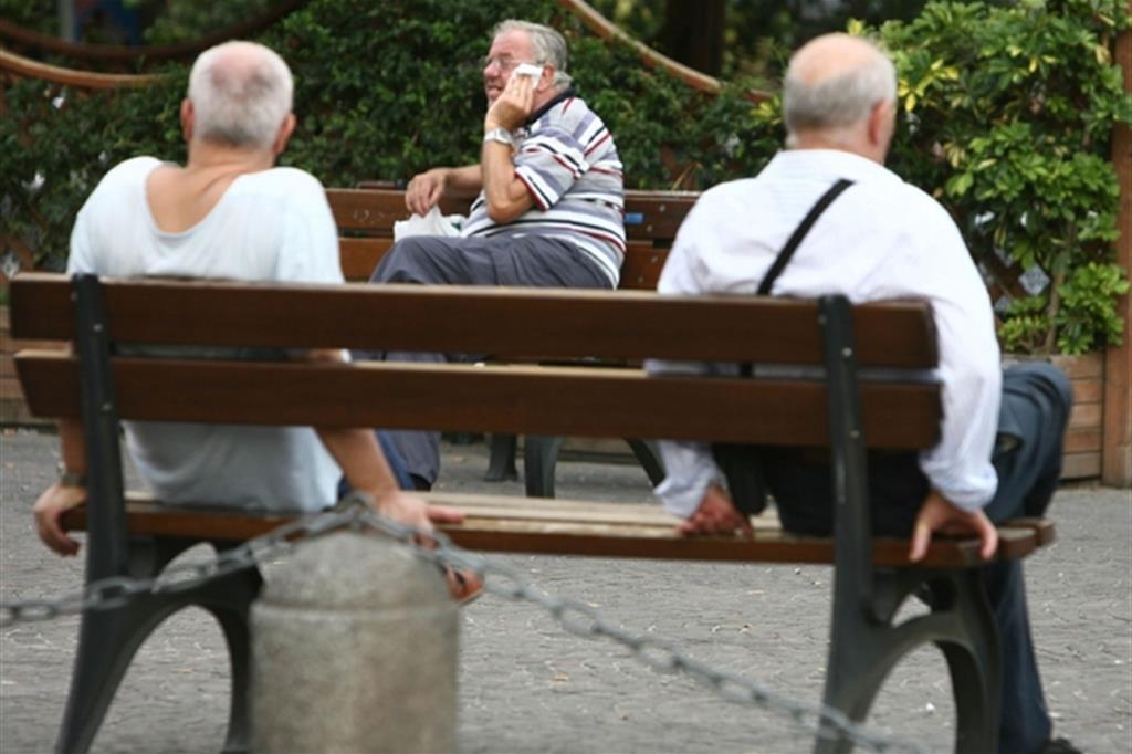 Gli anziani italiani vivono più a lungo rispetto al resto d'Europa