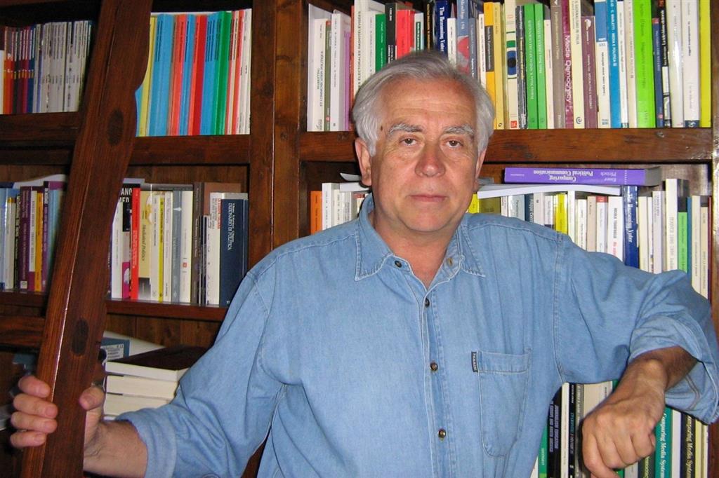 Paolo Mancini insegna Sociologia delle Comunicazioni all'Università di Perugia