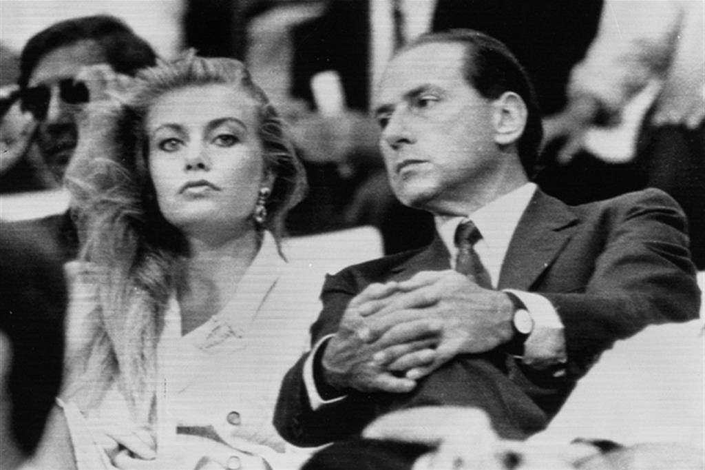 Veronica Lario e Silvio Berlusconi nel 1987 (Ansa)