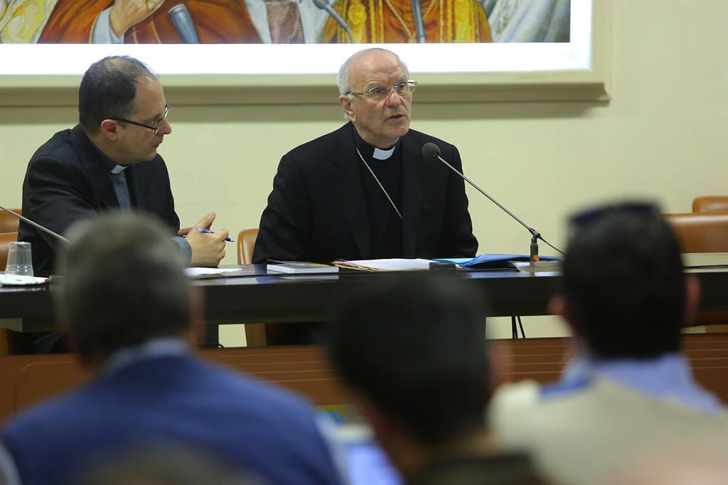 Monsignor Galantino presenta il comunicato finale del Consiglio permanente