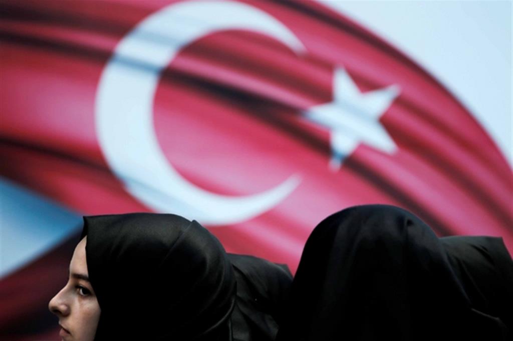Turnaoglu: con Erdogan la Turchia davanti a un bivio