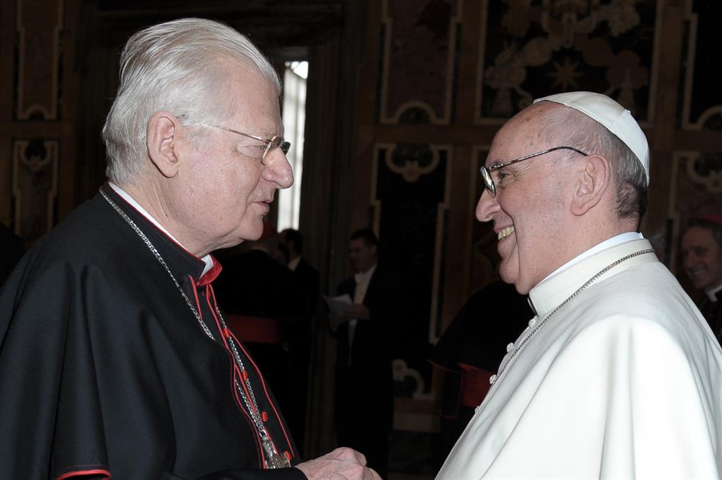 Papa Francesco con il cardinale Angelo Scola, arcivescovo di Milano (Osservatore Romano)